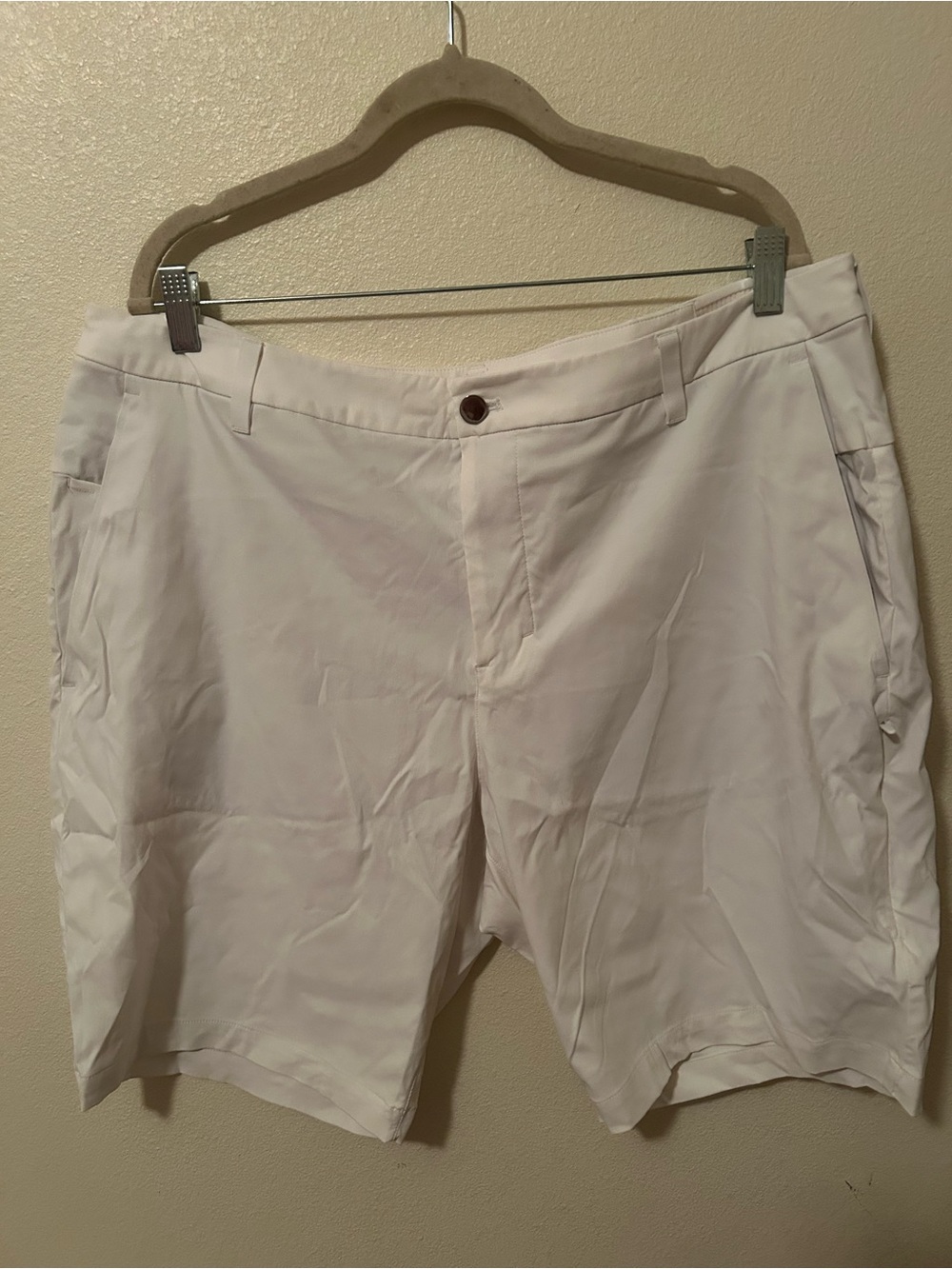 ⛳️ Lululemon Commission Golf Shorts 10" (Size 38)